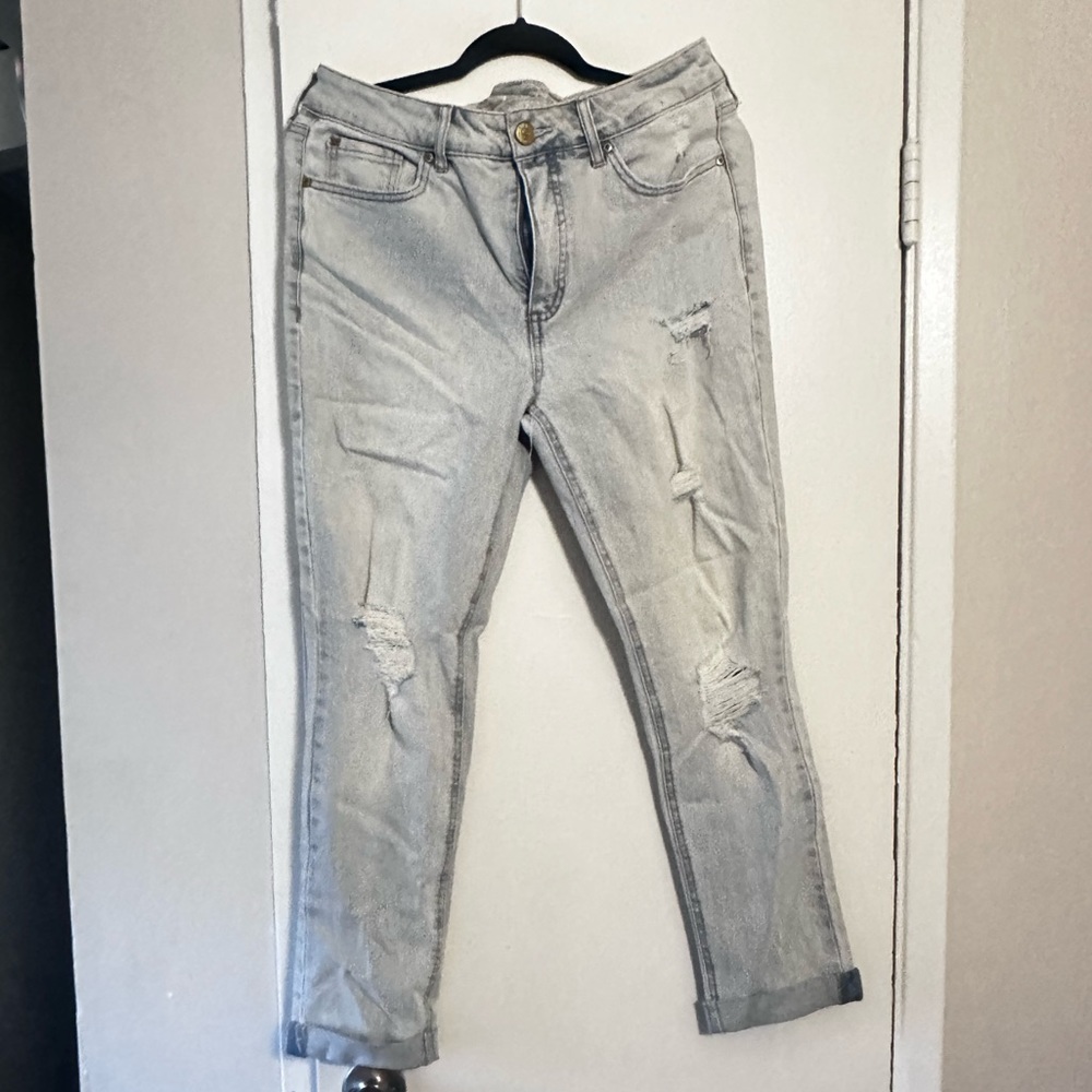 NWOT 7 FOR ALL MANKIND RIPPED JEANS